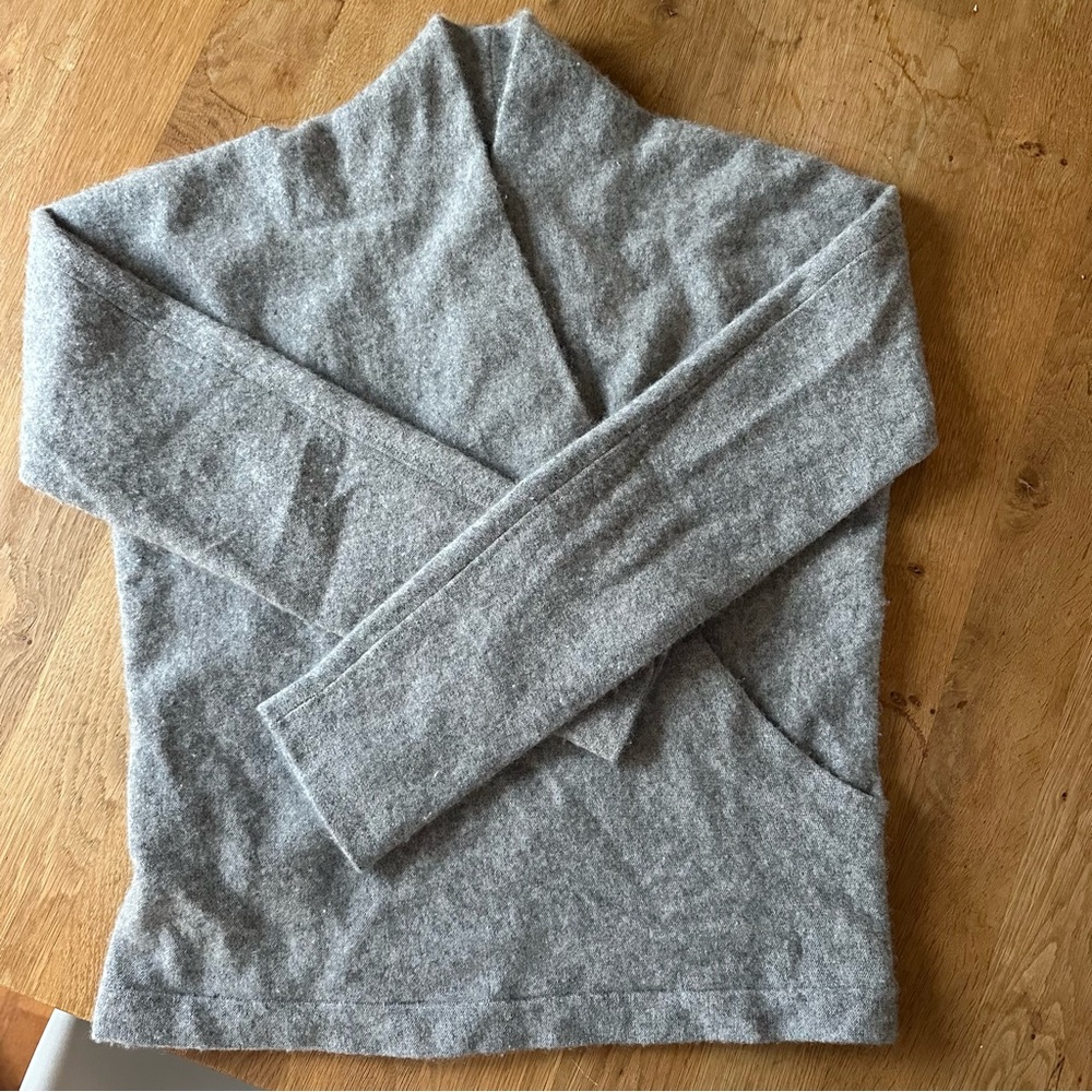 Vince 100% Cashmere Gray Sweater